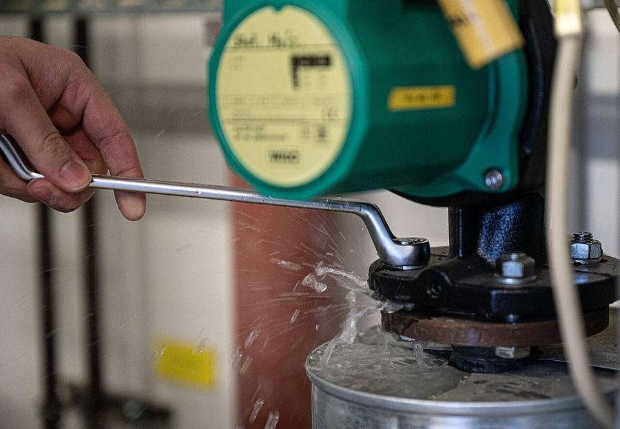 Servicing a hydronic circulator pump
